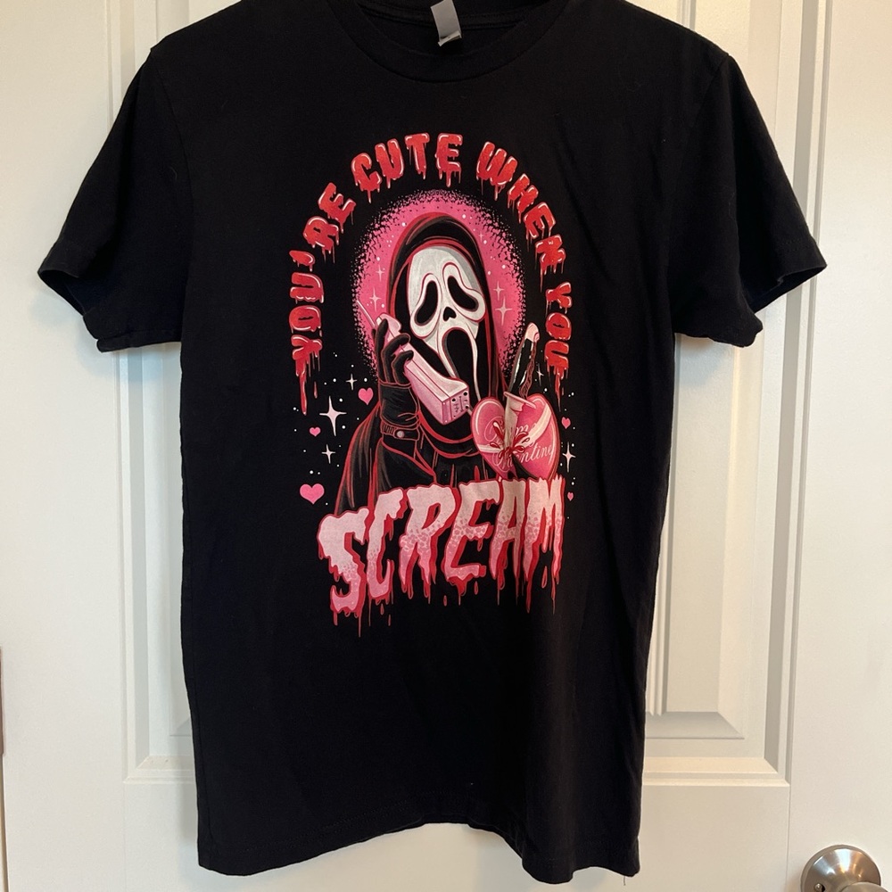 Black and Pink Scream Graphic T-Shirt